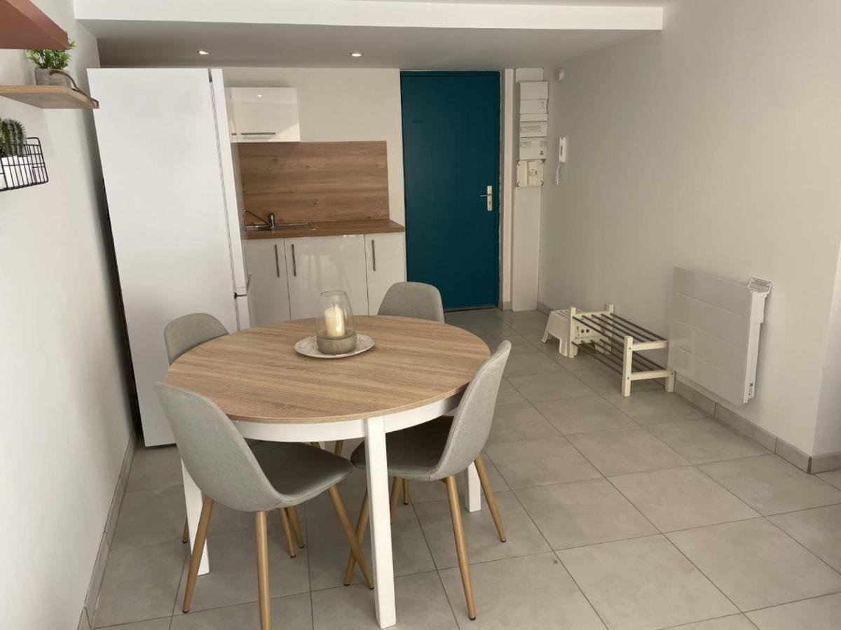 Appartement Climatise Avec Cour En Centre Ville Carpentras Exterior foto